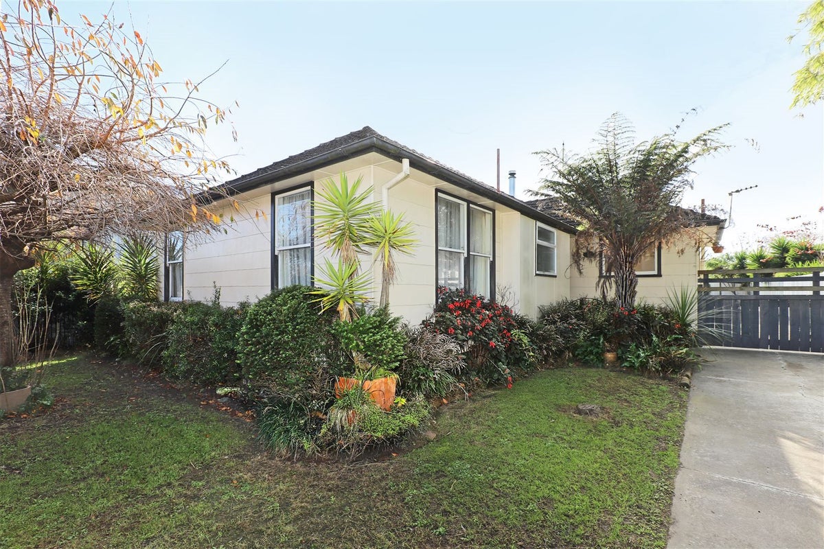 1211 Beatty Place, Mayfair, Hastings - Carousel 19