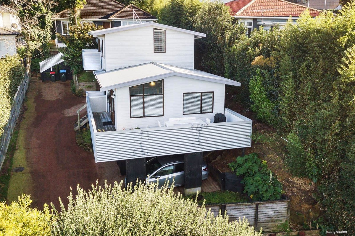 2/697 Great North Road, Grey Lynn, Auckland - Carousel 1