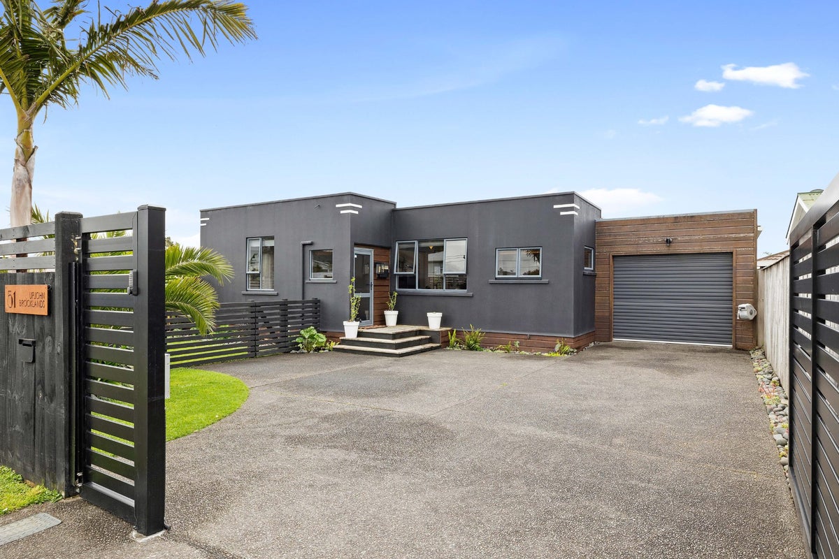 51 Upjohn Street, Brooklands, New Plymouth - Carousel 1