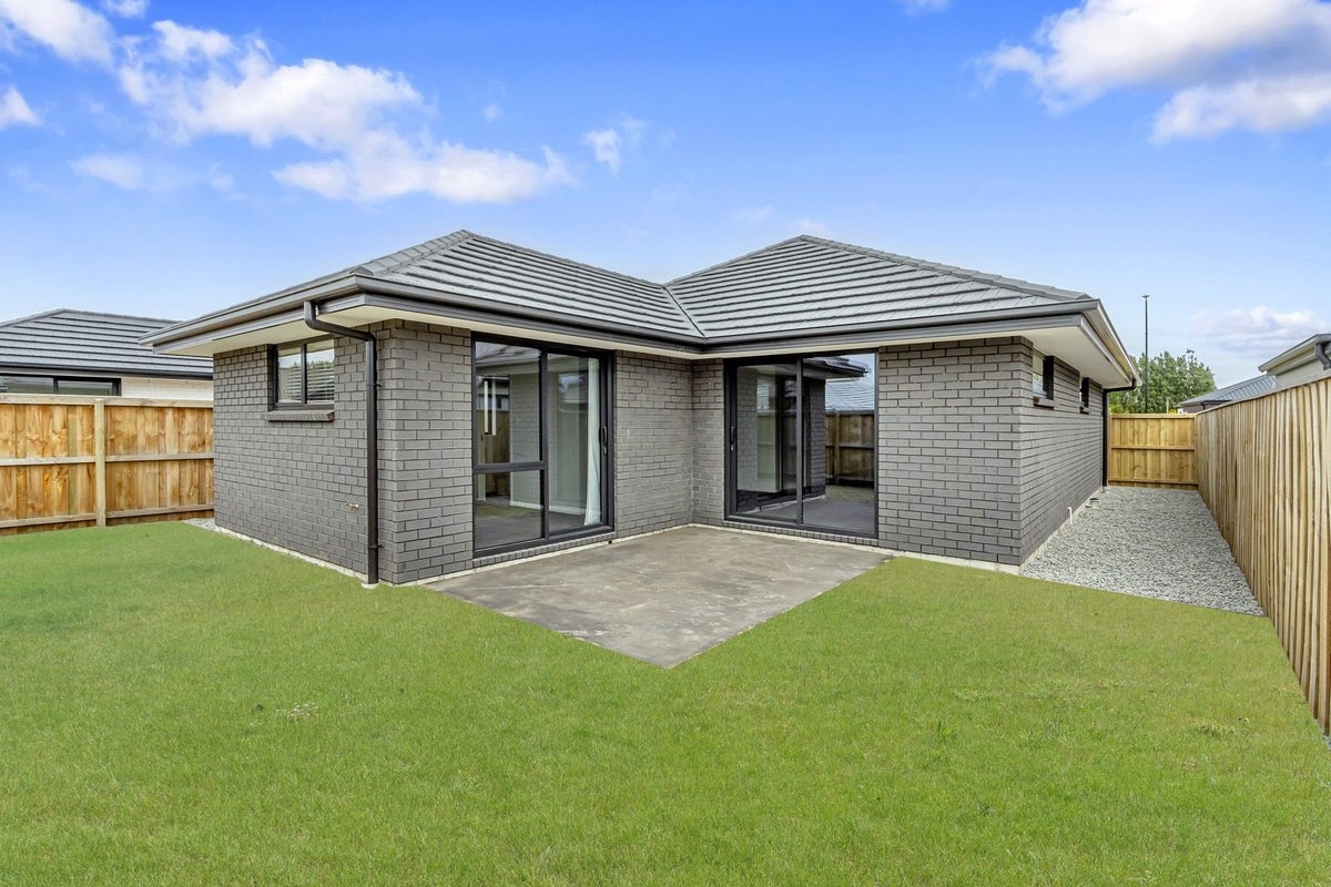 15 Oakmill Drive, Casebrook, Christchurch - Carousel 12