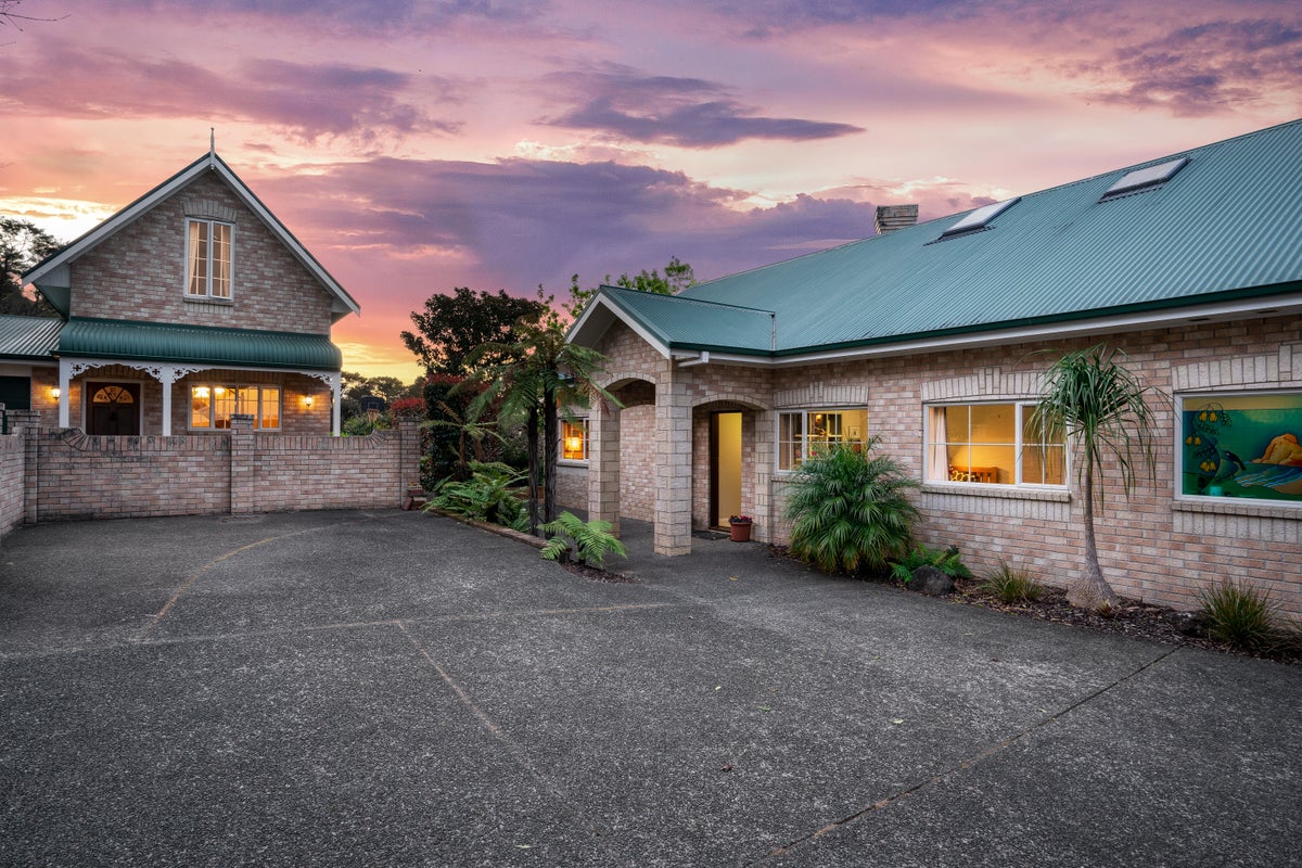 181 Shaw Road, Oratia, Auckland - Carousel 35
