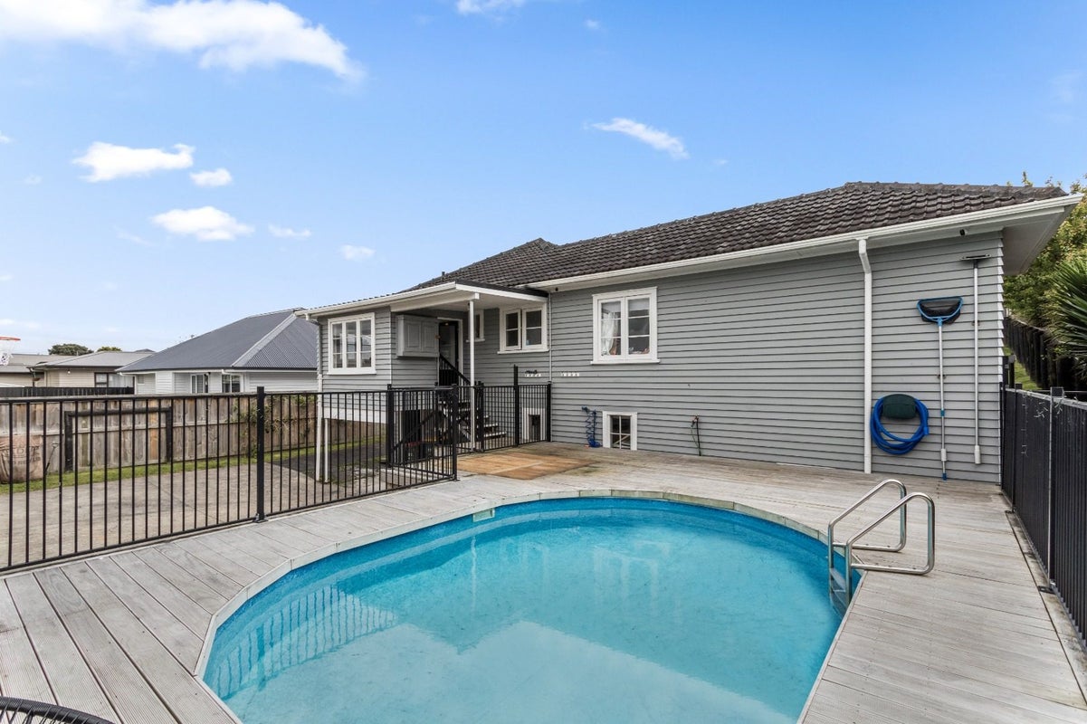 12A Naylor Street, Hamilton East, Hamilton - Carousel 1
