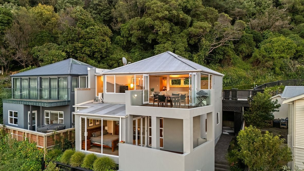 90B Awa Road, Seatoun, Wellington - Carousel 2