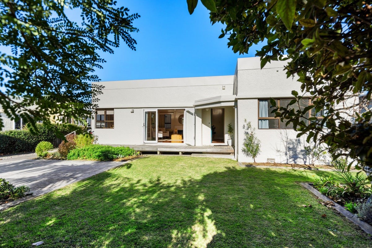 16 Douglas McLean Avenue, Marewa, Napier - Carousel 2