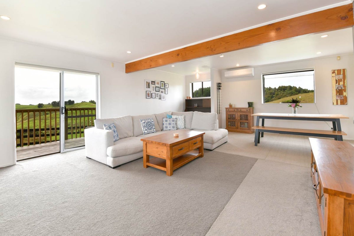 1022 Pohuehue Road, Warkworth - Carousel 1