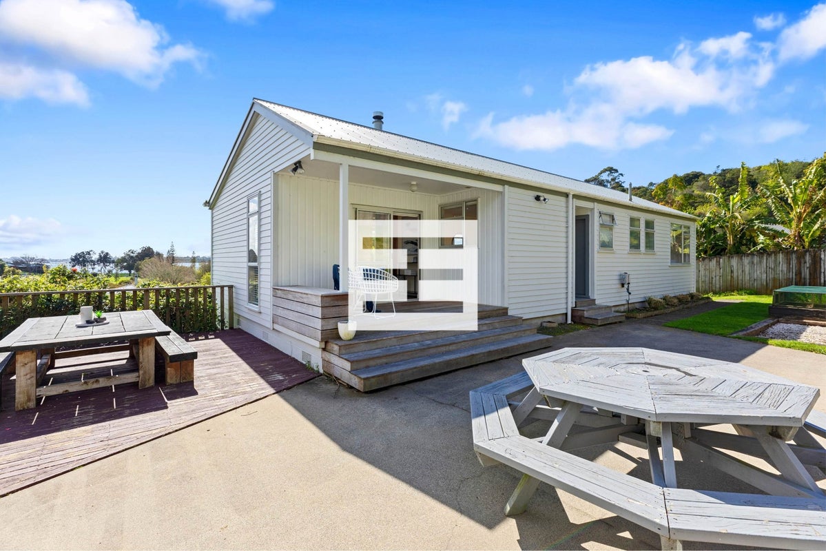 41 Dingadee Street, Welcome Bay, Tauranga - Carousel 1