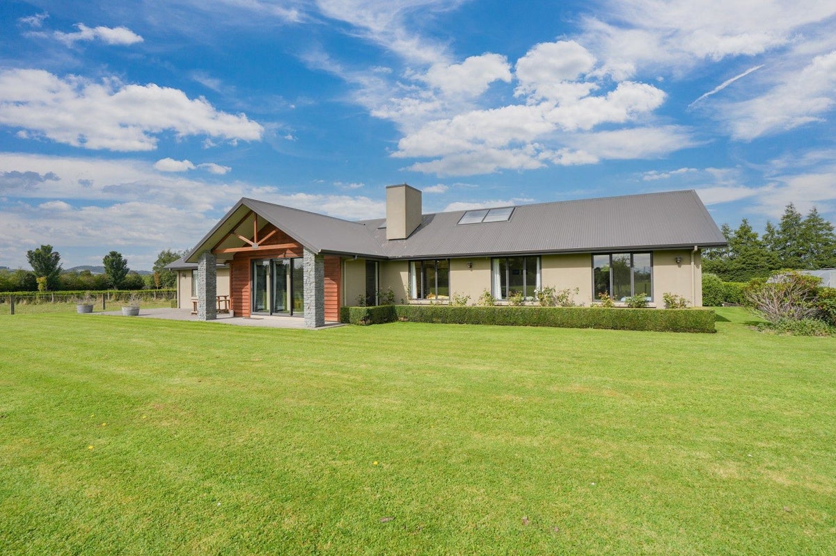 232 Crow Road, Thomsons Crossing, Winton - Carousel 1