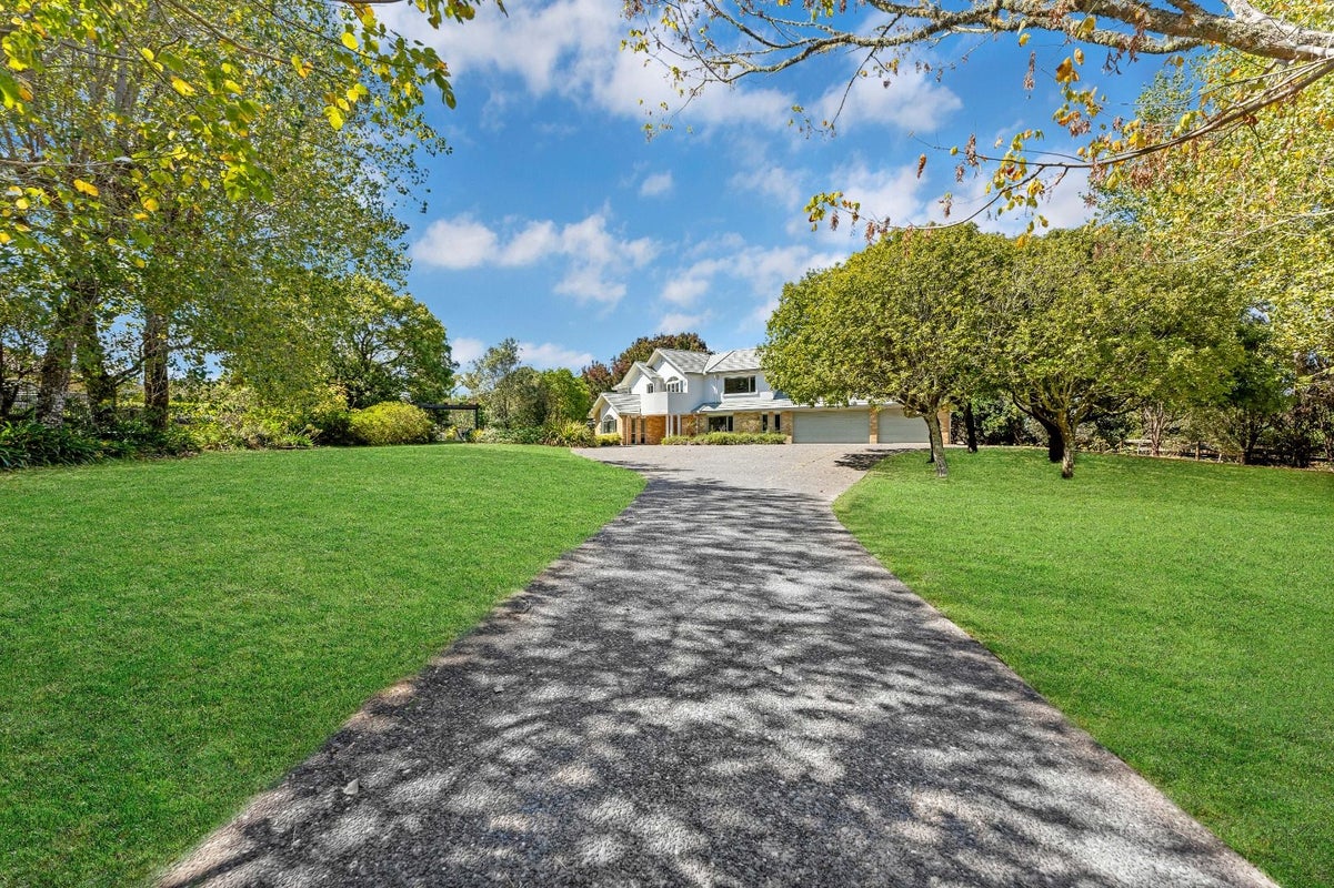 81 Polo Prince Drive, Totara Park, Auckland - Carousel 1
