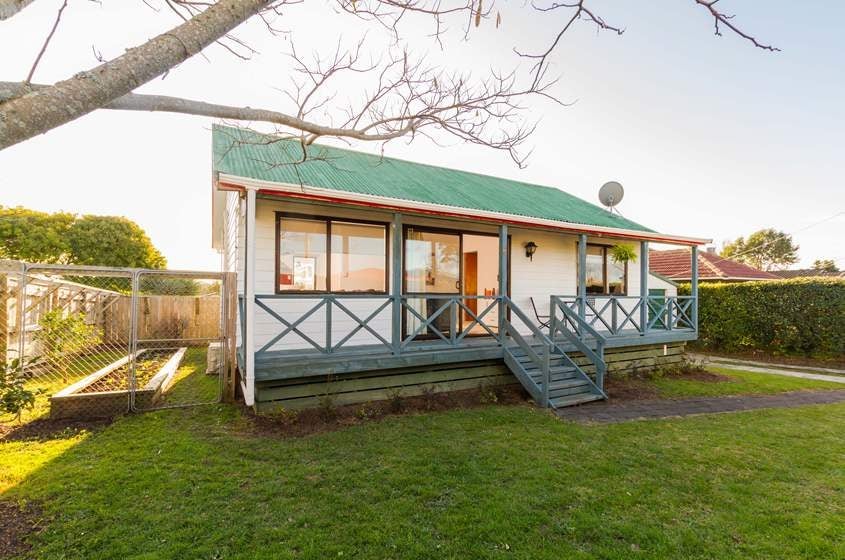 81 Astley Avenue, New Lynn, Auckland - Carousel 1
