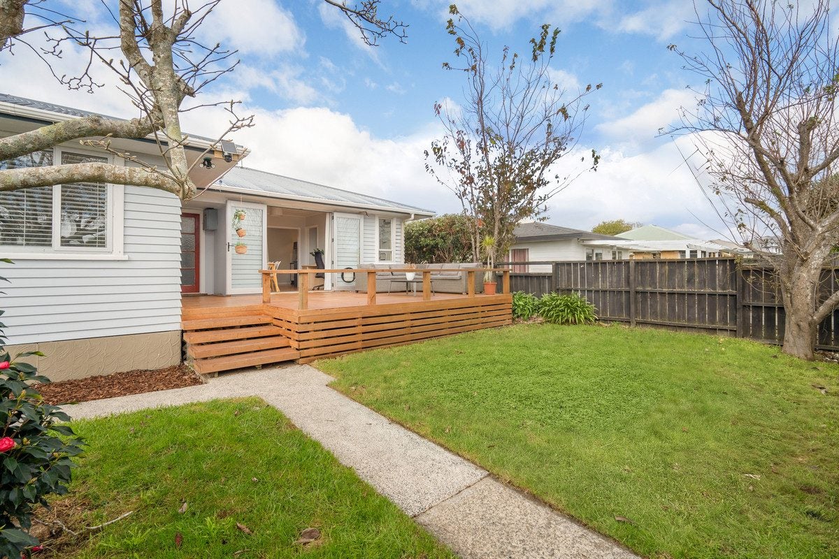 15A Queen Road, Bellevue, Tauranga - Carousel 1