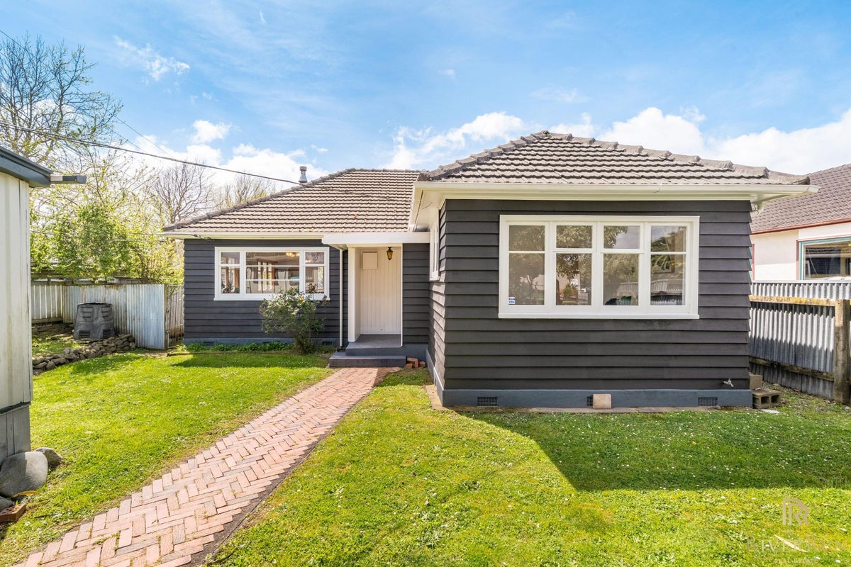40 Moonshine Road, Trentham, Upper Hutt - Carousel 1