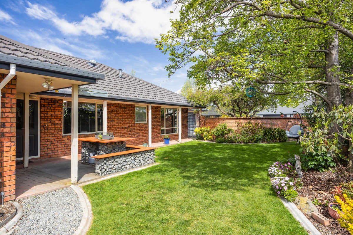 15 Thornley Place, Woodend, Woodend - Carousel 2