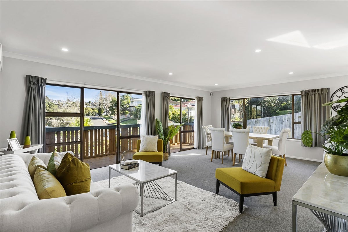 1/2 Finn Place, Totara Vale, Auckland - Carousel 2