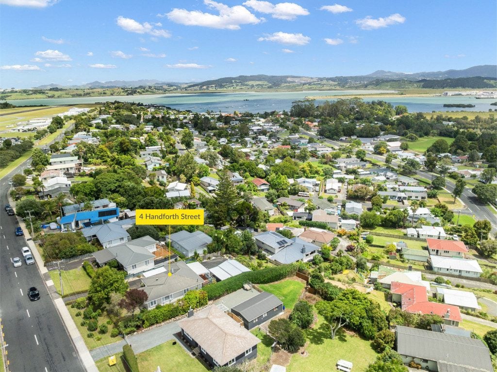 4 Handforth Street, Onerahi, Whangarei - Carousel 2