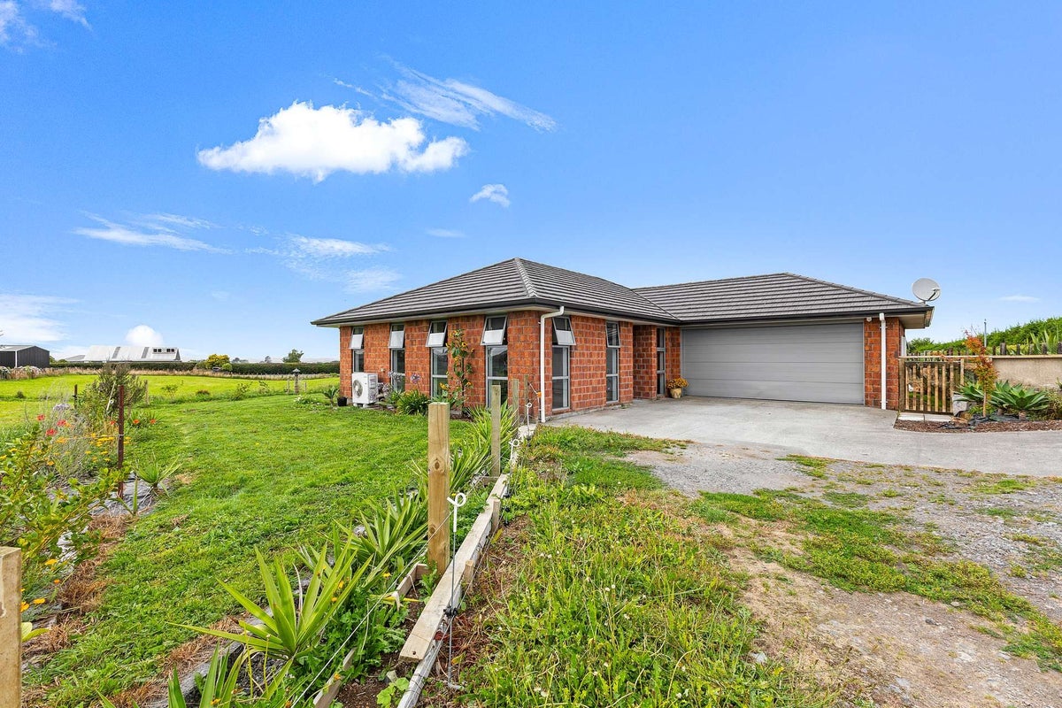1/259 Pembroke Road West, Pembroke, Stratford - Carousel 1