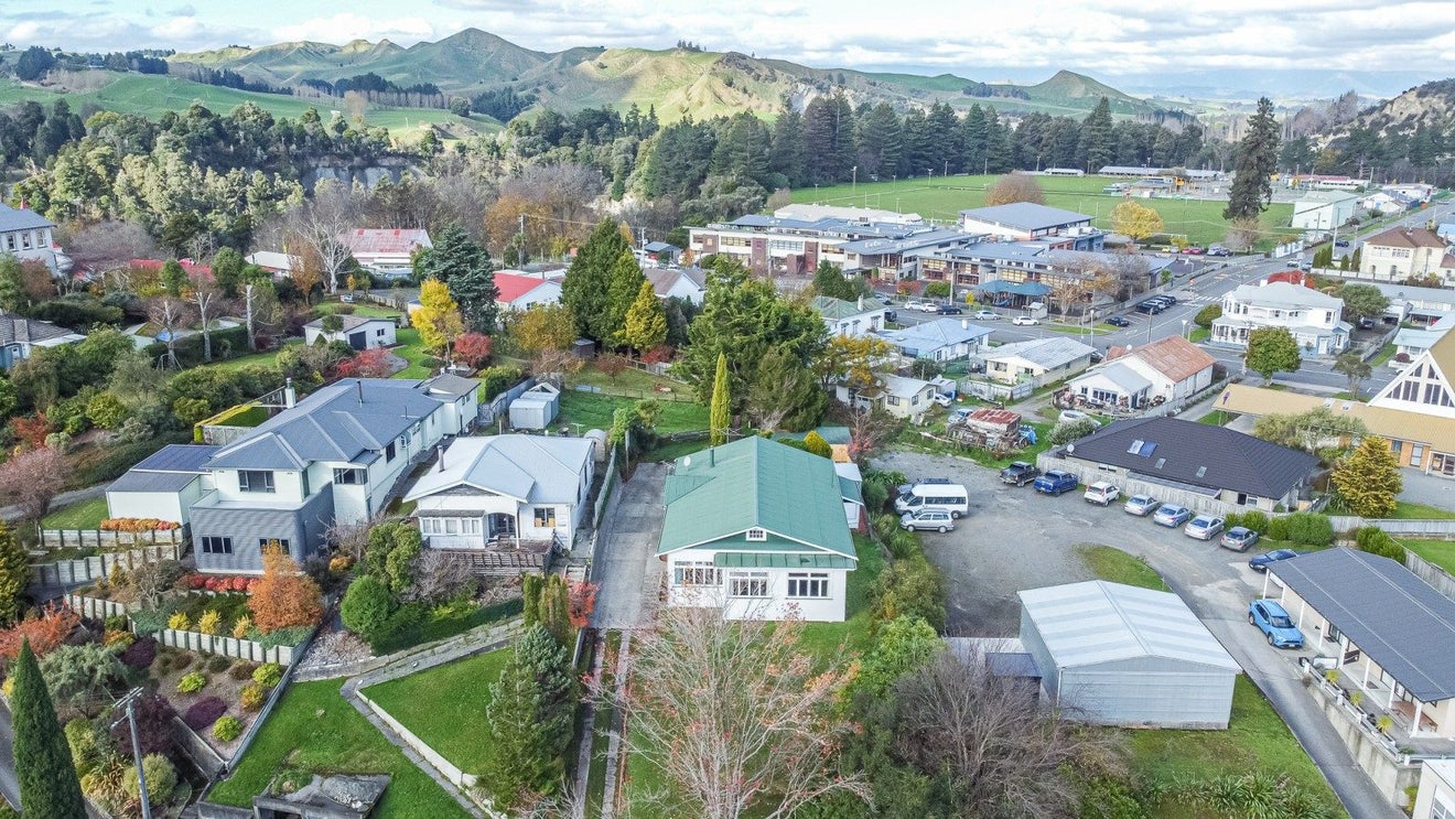 134 Hautapu Street, Taihape - Carousel 21