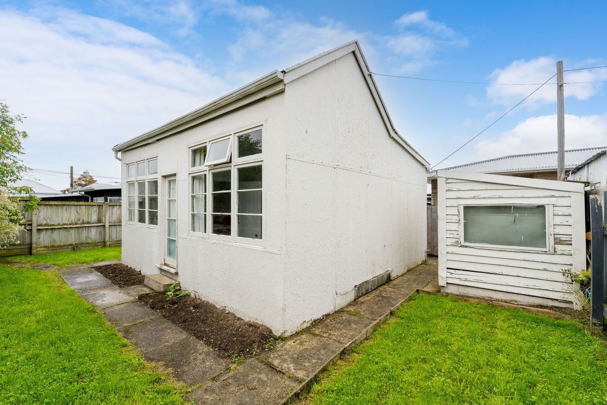 65 David Street, Caversham, Dunedin - Carousel 1