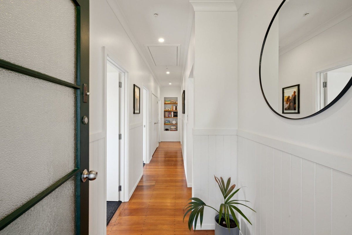 48 Galway Avenue, Hamilton East, Hamilton - Carousel 2