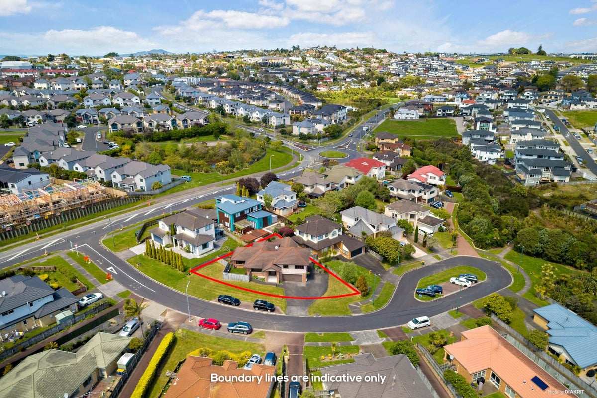 4 Meridian Court, Oteha, Auckland - Carousel 2