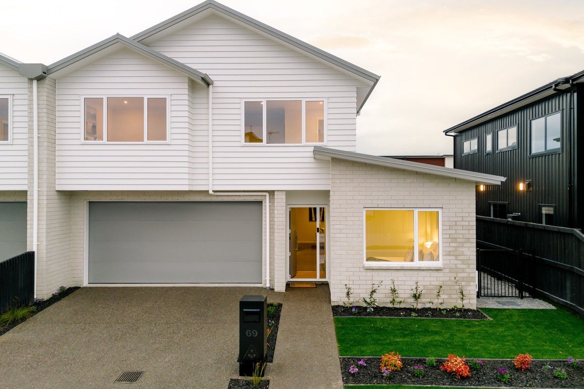 69 Maanihi Drive, Rototuna North, Hamilton - Carousel 1