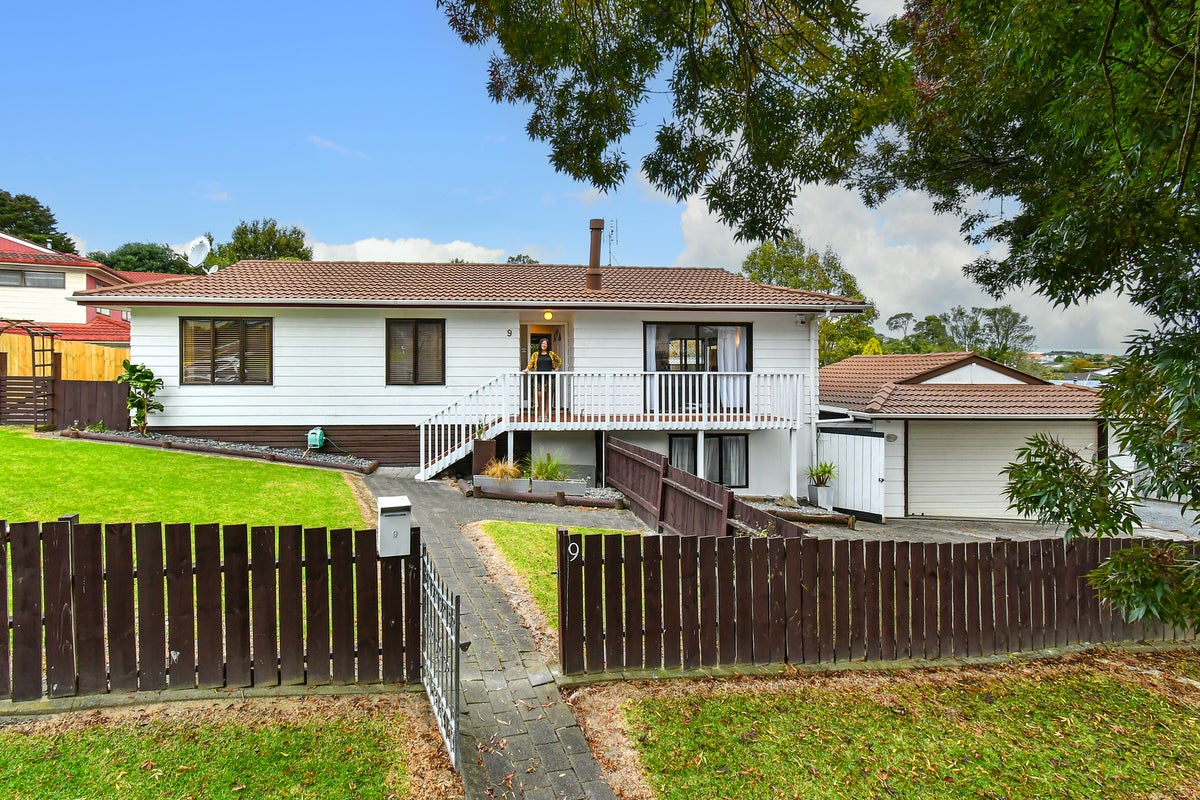 9 Flamingo Court, Goodwood Heights, Auckland - Carousel 2