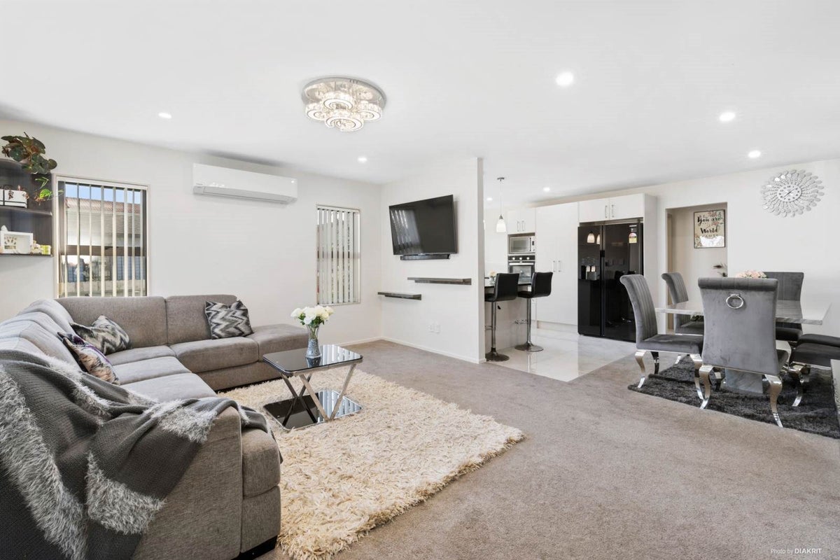 93A Maplesden Drive, Clendon Park, Auckland - Carousel 2