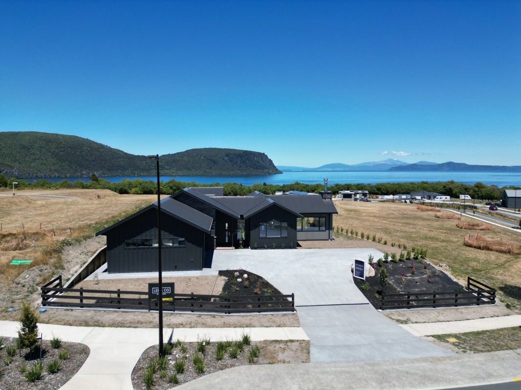 47 Seven Oaks Drive, Kinloch, Taupo - Carousel 47