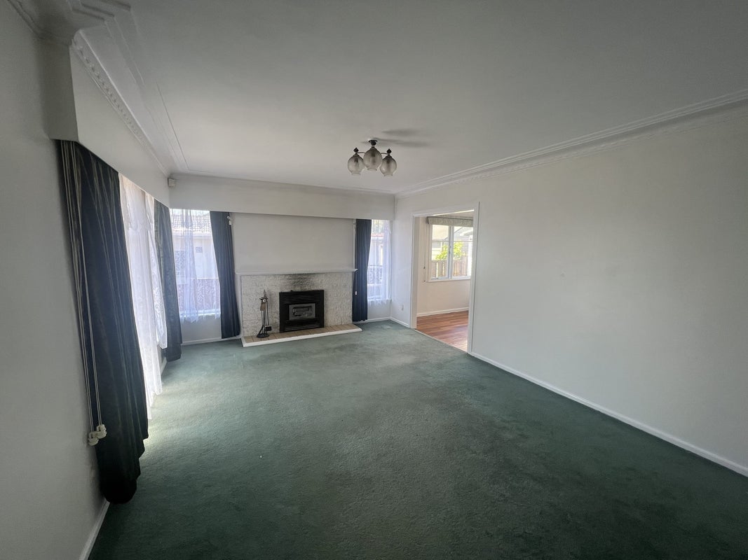 98 Hillsborough Road, Hillsborough, Auckland - Carousel 2