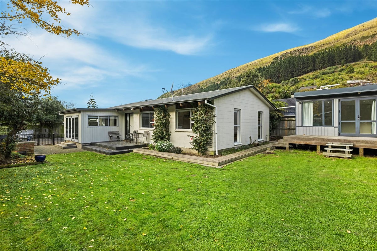 31 Sumnervale Drive, Sumner, Christchurch - Carousel 1