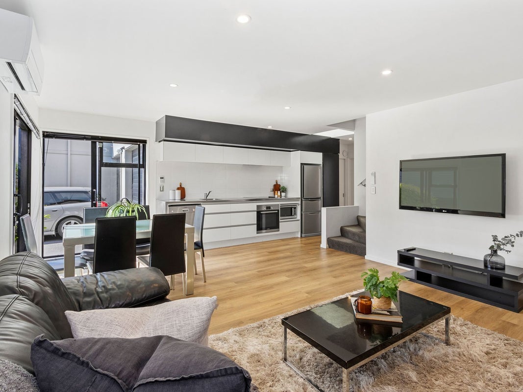 32B Eversleigh Street, St Albans, Christchurch - Carousel 2