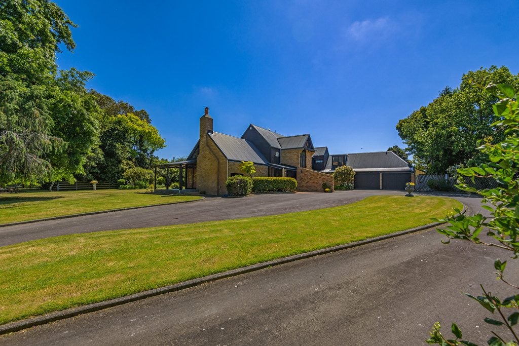323 Reid Line, Bunnythorpe - Carousel 50