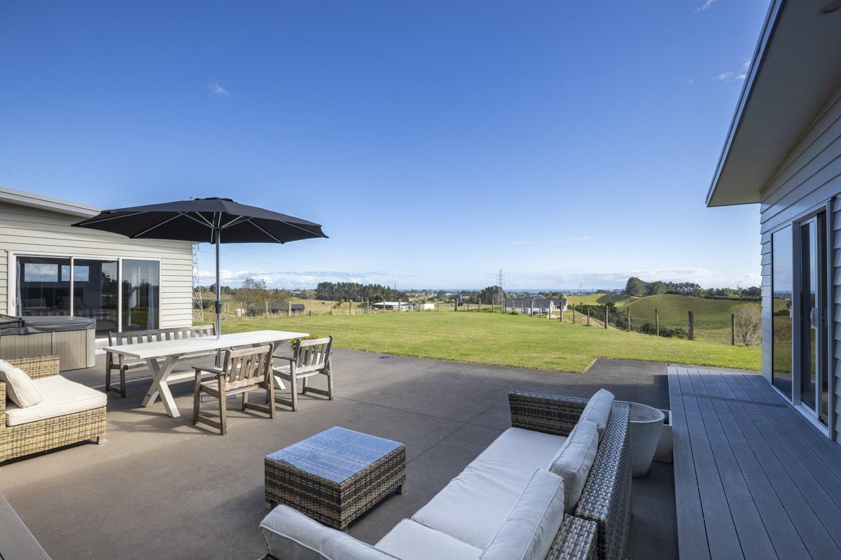 576A Mangorei Road, Mangorei, New Plymouth - Carousel 1