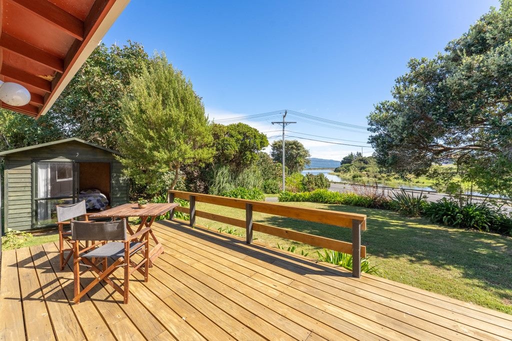 24 Makora Road, Otaihanga, Paraparaumu - Carousel 2
