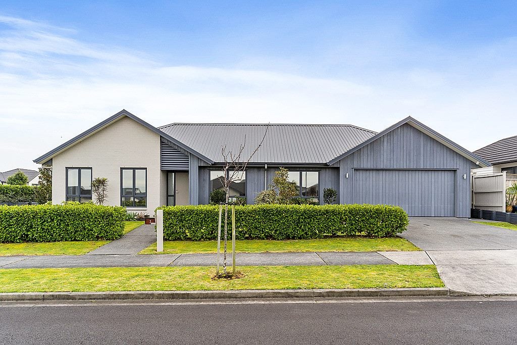 2 Andalusian Way, Karaka, Papakura - Carousel 1