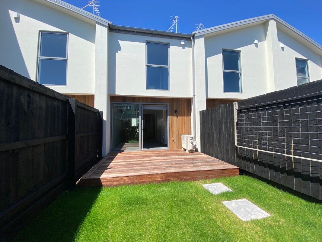 7/7 Lindores Street, Addington, Christchurch - Carousel 1
