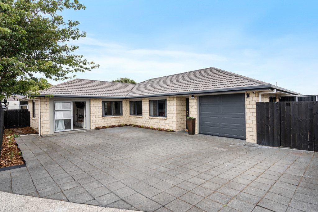 55 Coopers Road, Gate Pa, Tauranga - Carousel 1
