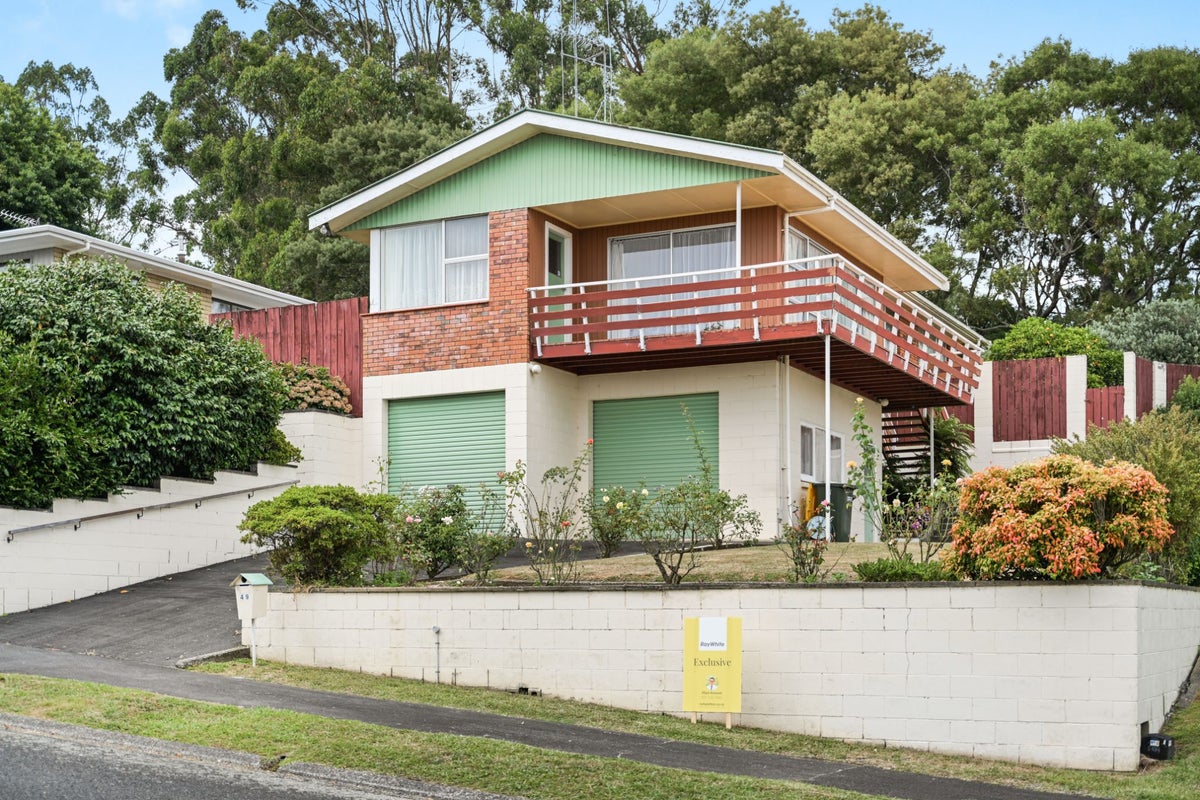 49 Resthill Crescent, Glenview, Hamilton - Carousel 2