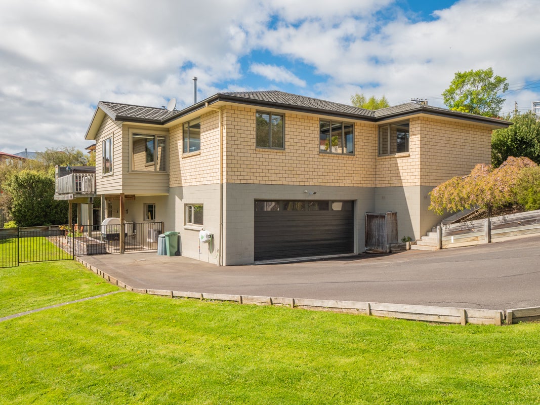 8 Coach Road, Fairfield, Dunedin - Carousel 2