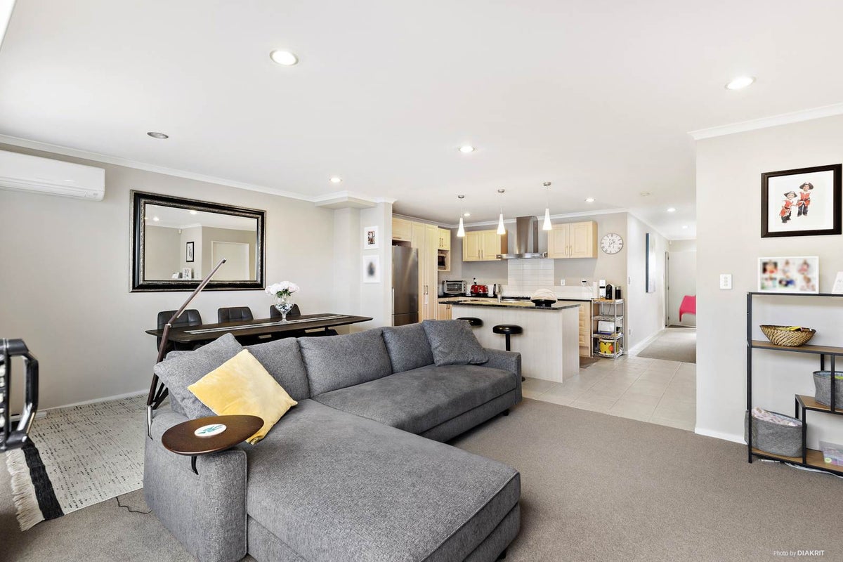 11/12 Schnapper Rock Road, Schnapper Rock, Auckland - Carousel 2