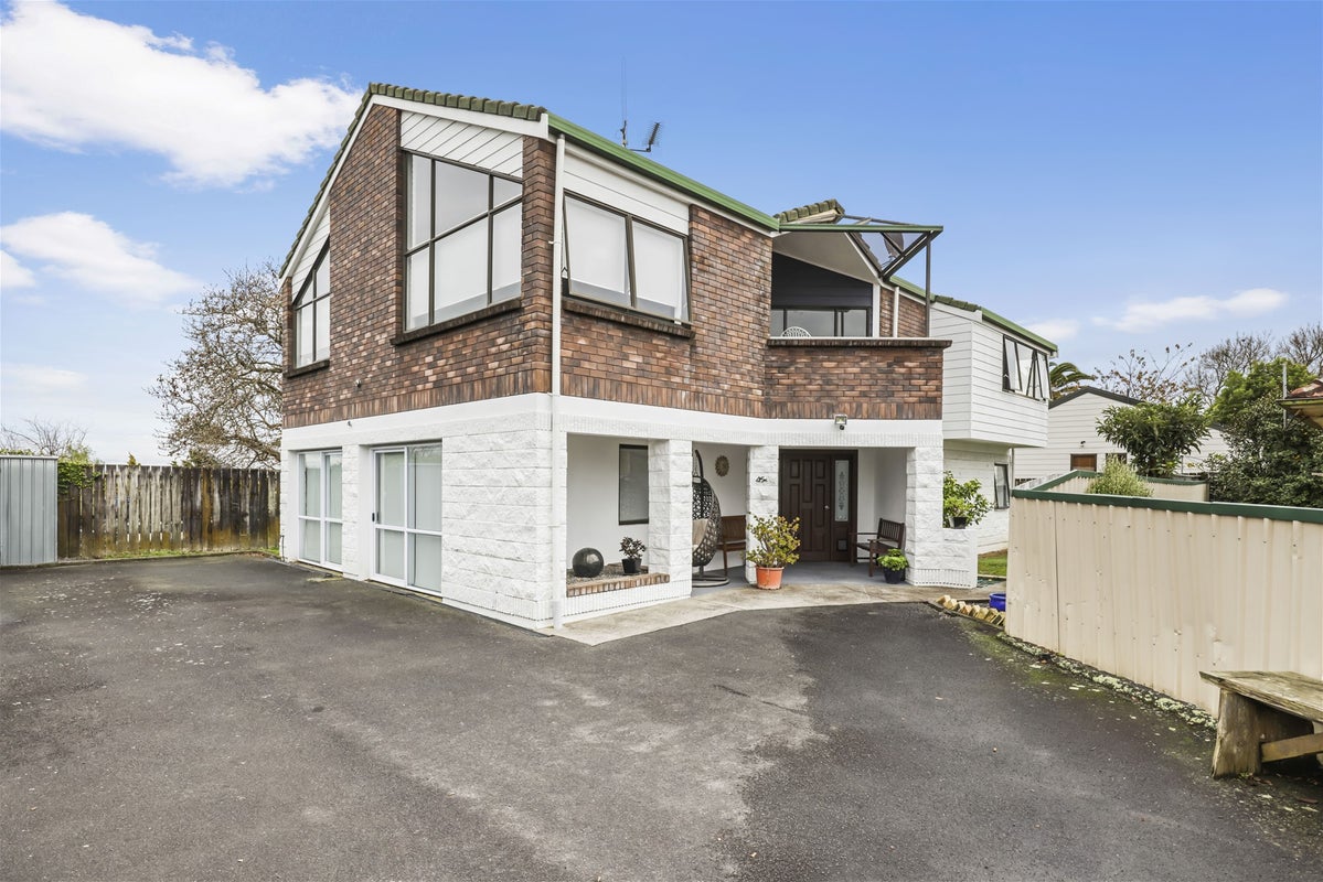 45C Carey Street, Maeroa, Hamilton - Carousel 1
