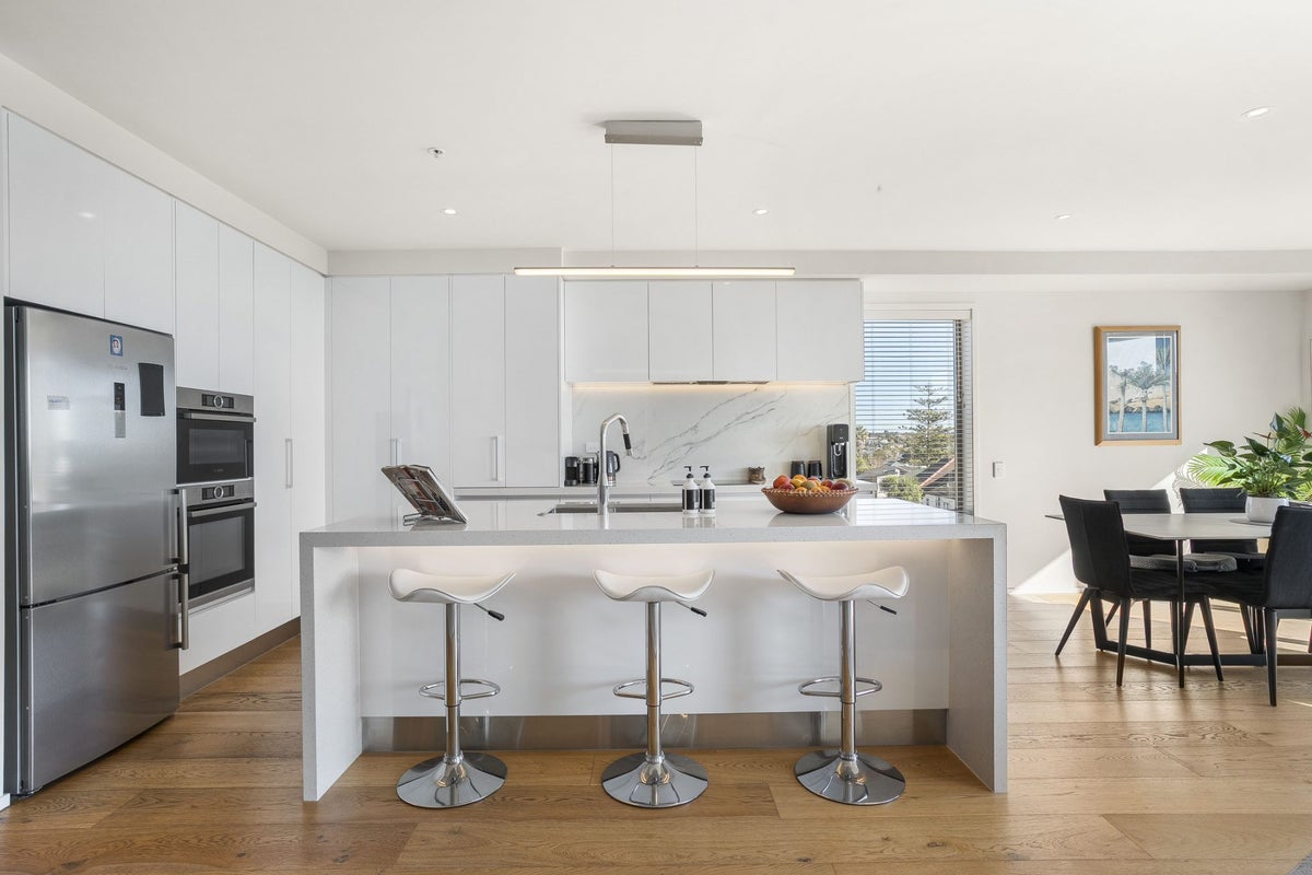 106/585 Beach Road, Rothesay Bay, Auckland - Carousel 2