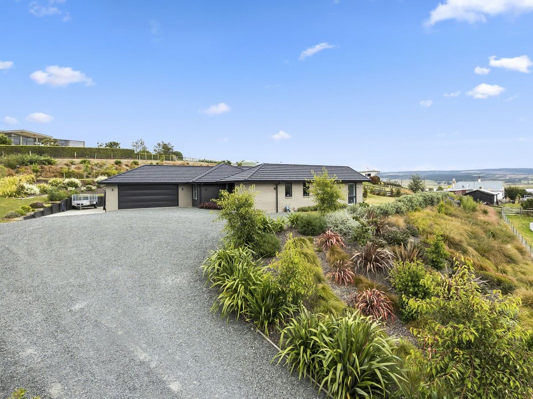 20 Mallard Drive, Outram - Carousel 31