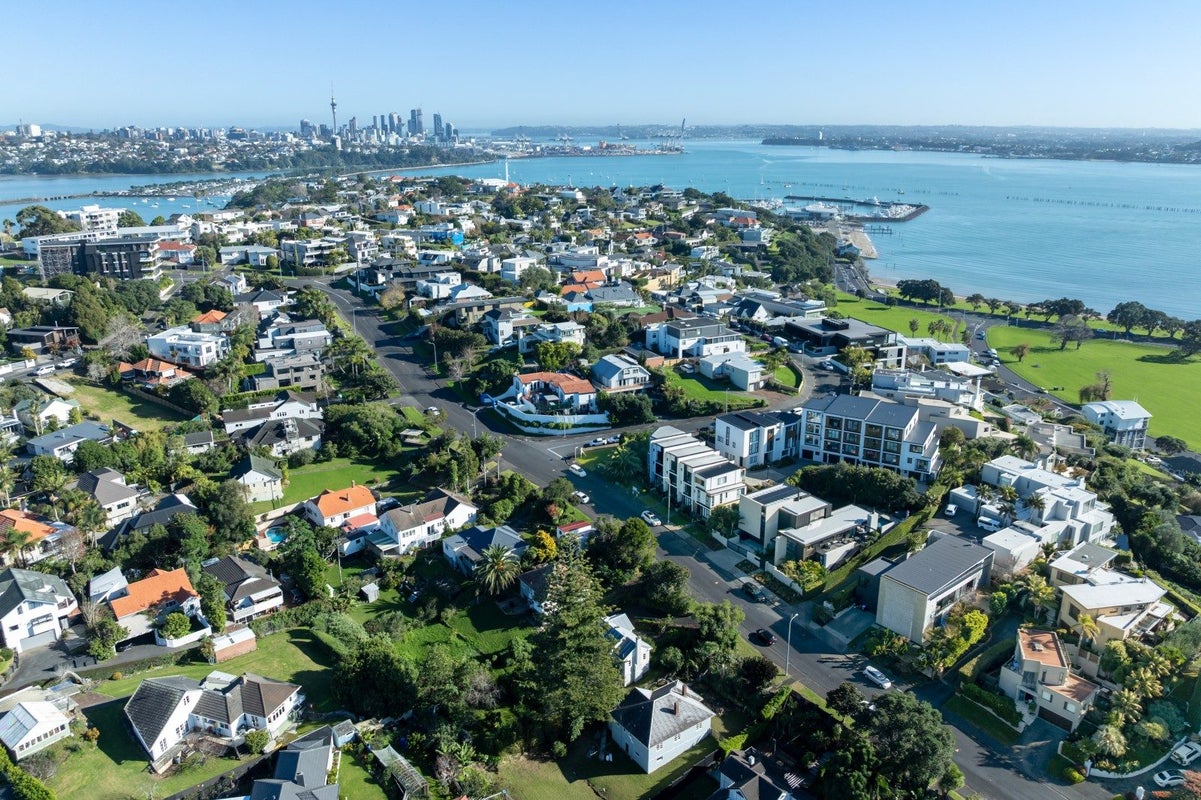 37 Paora Street, Orakei, Auckland - Carousel 11