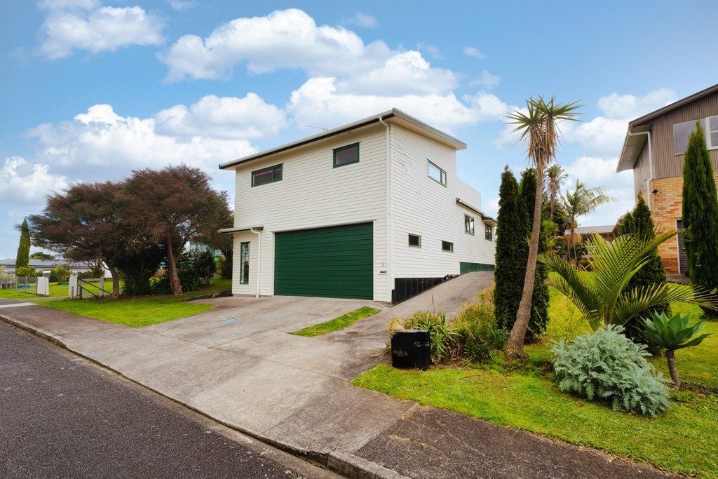 5 Roseneath Place, Birkdale, Auckland - Carousel 1