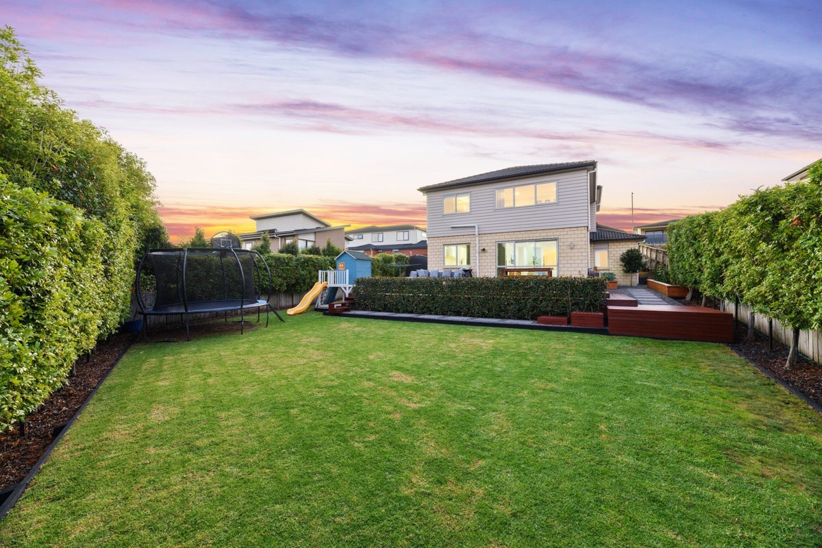 31 Syrah Crescent, Ranui, Auckland - Carousel 2