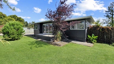 9 Charles Road, Hannahs Bay, Rotorua - Carousel 1