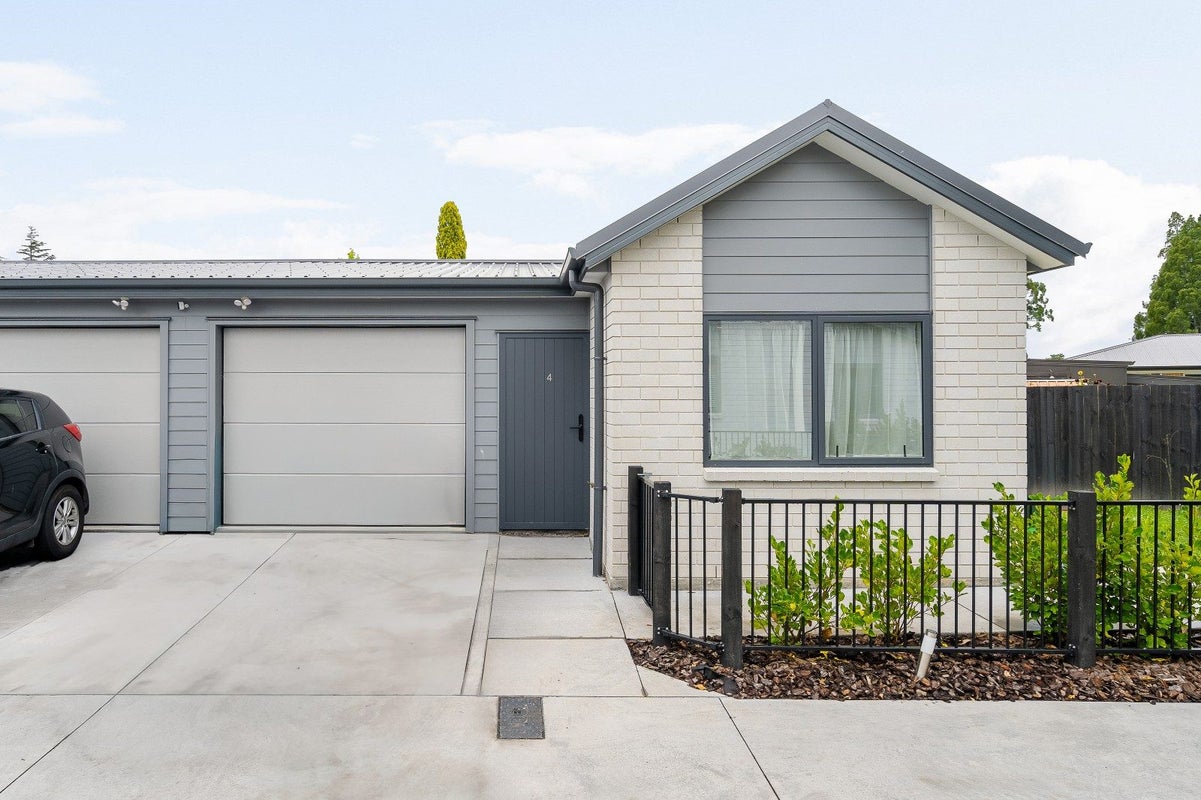 4/9 Beverley Crescent, Hillcrest, Hamilton - Carousel 1