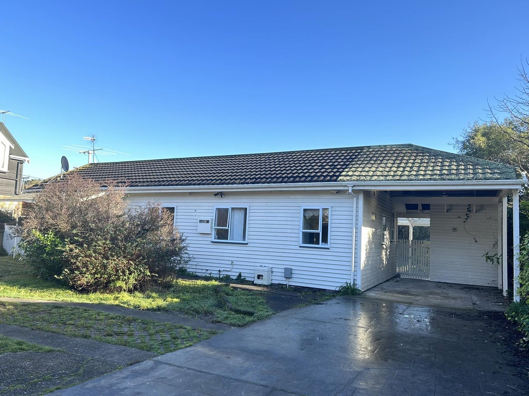 17 Pempsey Street, Silverstream, Upper Hutt - Carousel 1