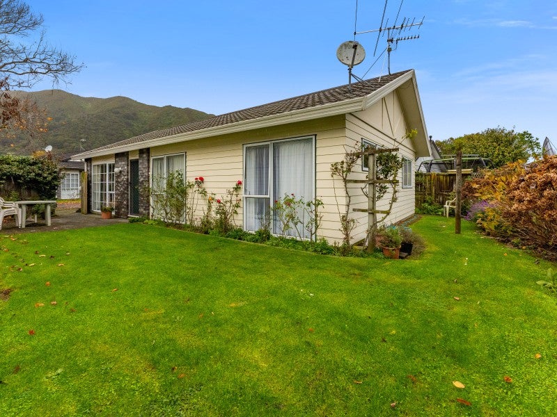 2/169 Whites Line East, Waiwhetu, Lower Hutt - Carousel 1