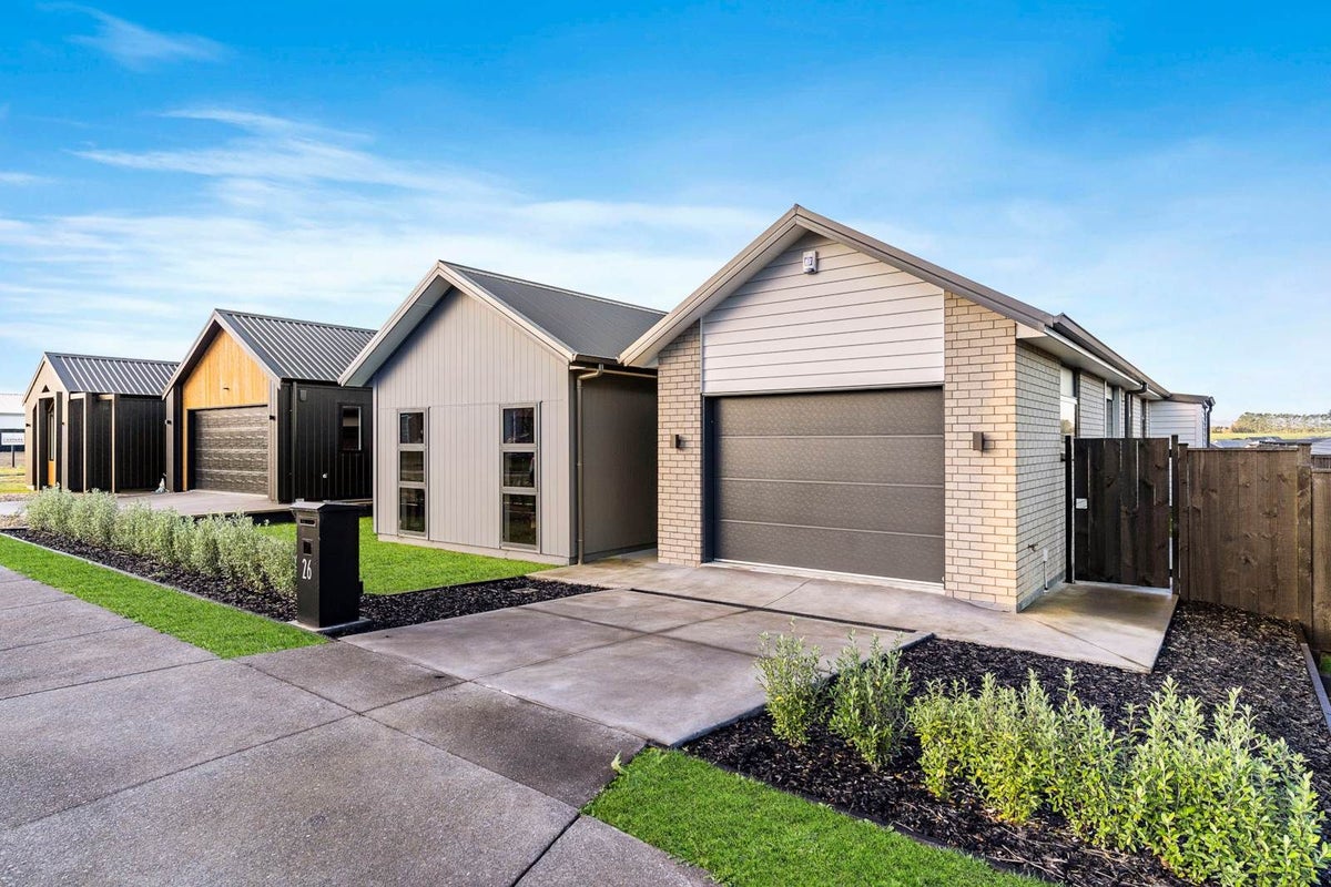 26 Rosslands Avenue, Karaka, Papakura - Carousel 1
